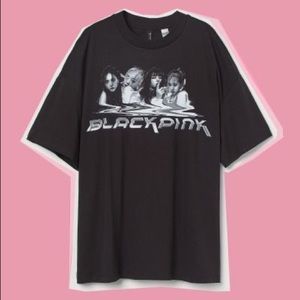 BLACKPINK X H&M Tshirt